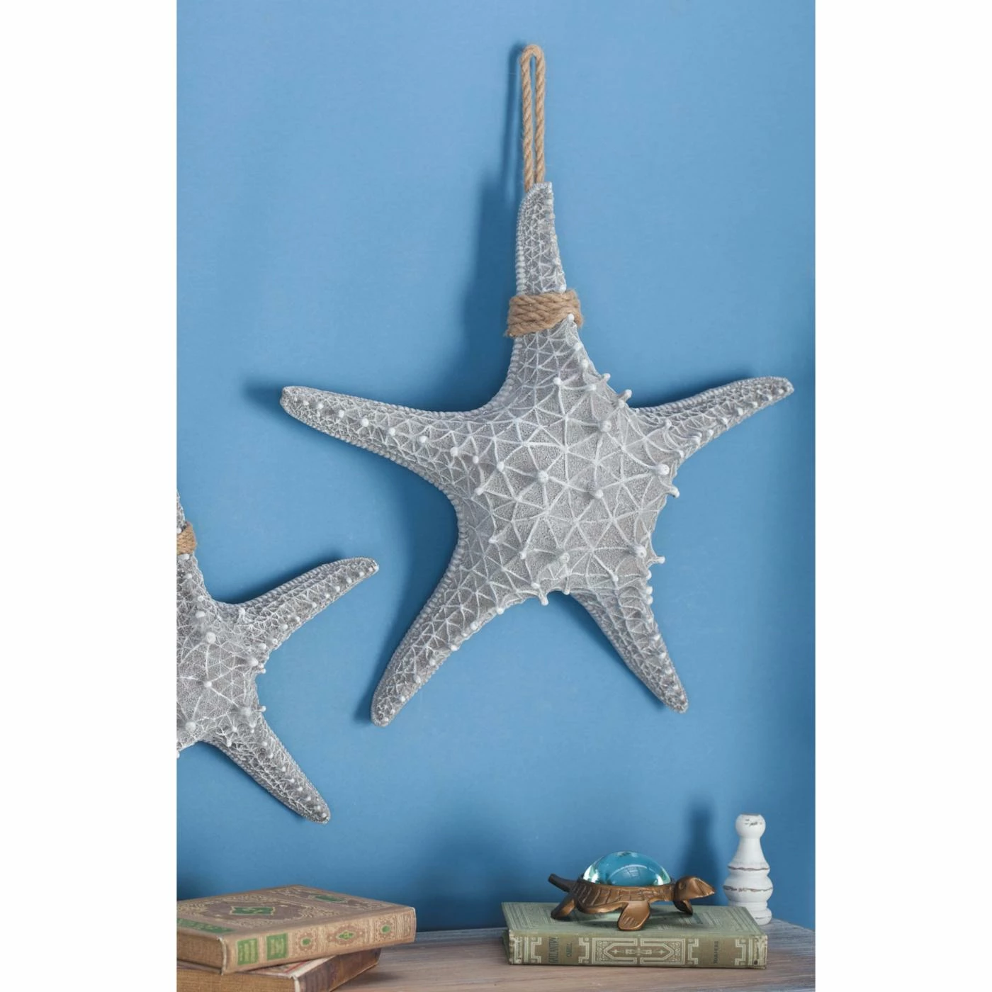 Brand new 🧨 Resin DecMode Coastal Gray Polystone Starfish Sculpture With Rope Hanger 🧨 - Image 8