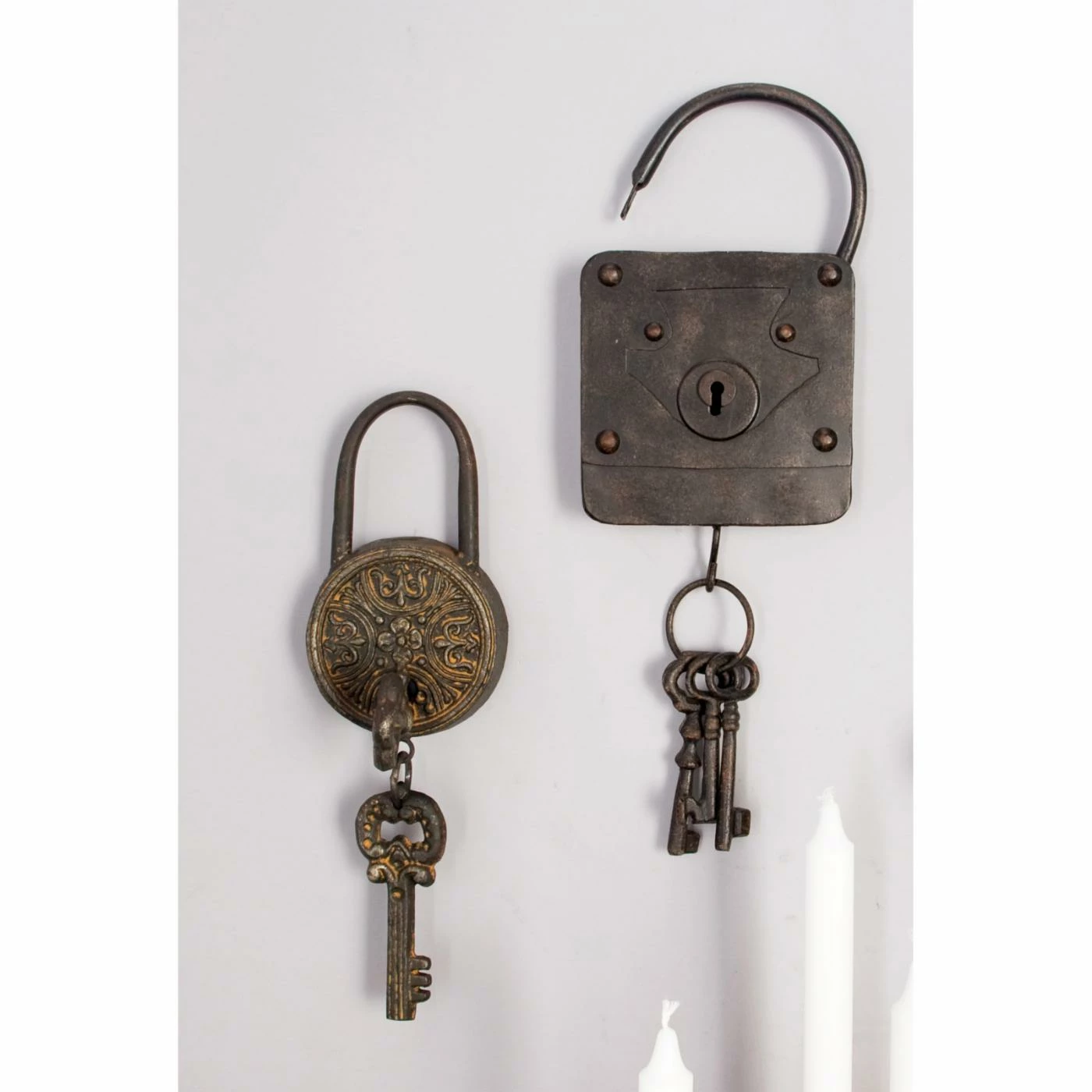 Deals ๐ DecMode Rustic Black Decorative Metal Padlocks And Keysets Wall Decor - Set Of 3 โค๏ธ - Image 3