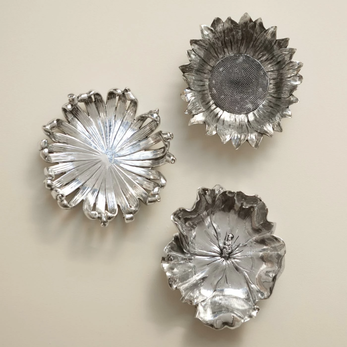 Best Pirce 👍 Uttermost Wicker Silver Wall Flowers - Set Of 3 - 12W X 12H In.ea. 🌟