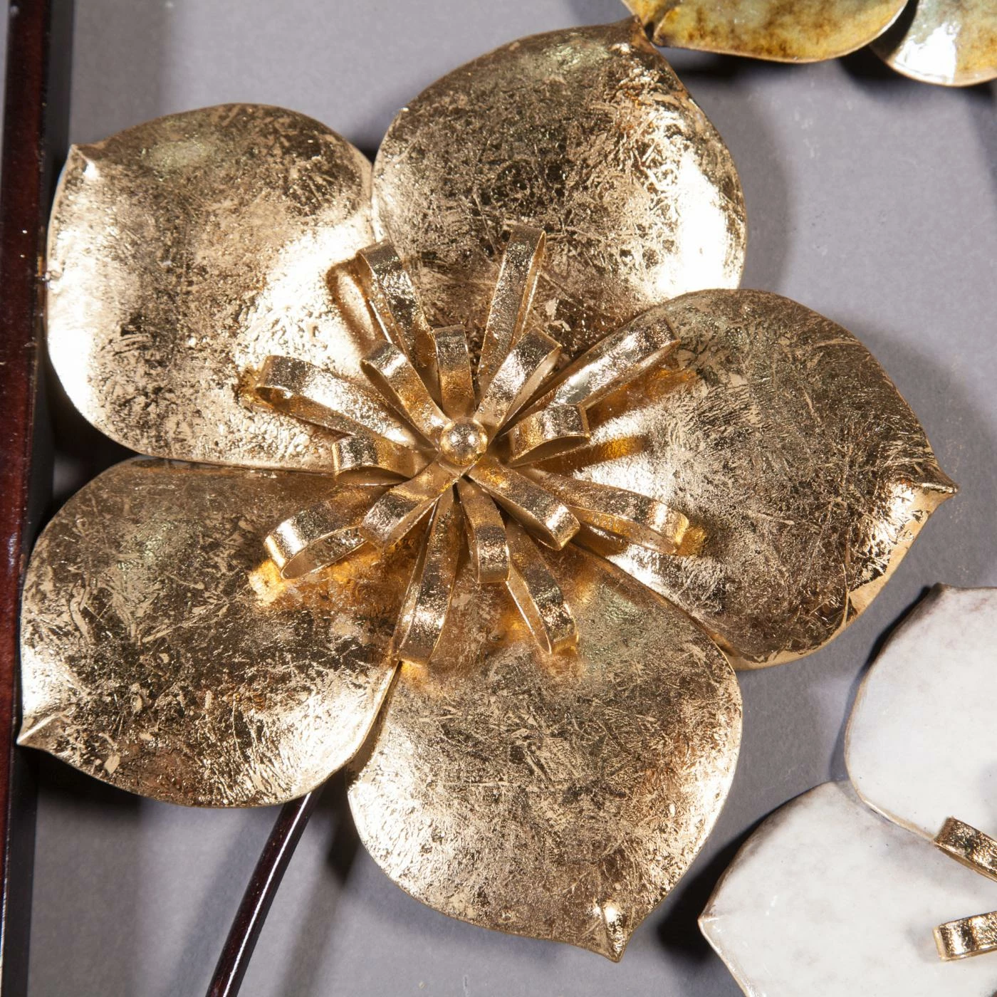 Flash Sale ๐ LuxenHome Metal Flowers Panel Wall Decor - Set Of 2 ๐ฅฐ - Image 5